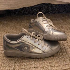 Airwalk Classics Silver Sneaker